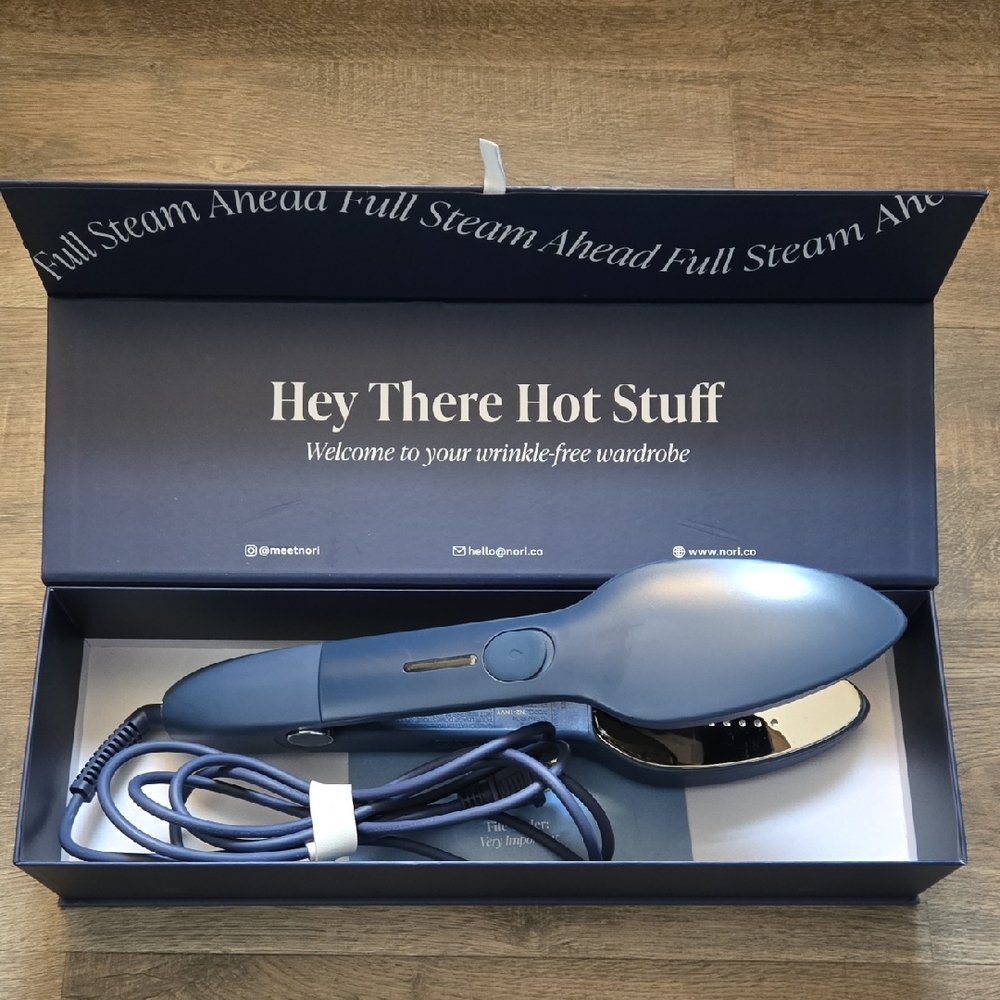 Nori Handheld Travel Steam Iron Blue